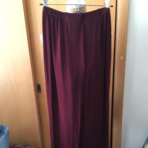 🌹3/$25🌹Chico’s Burgundy Travelers Pants, size 0